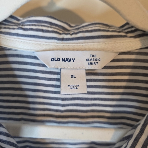 ⭐️40% Off⭐️ Old Navy The Classic Shirt in  Blue Stripe - Picture 12 of 14